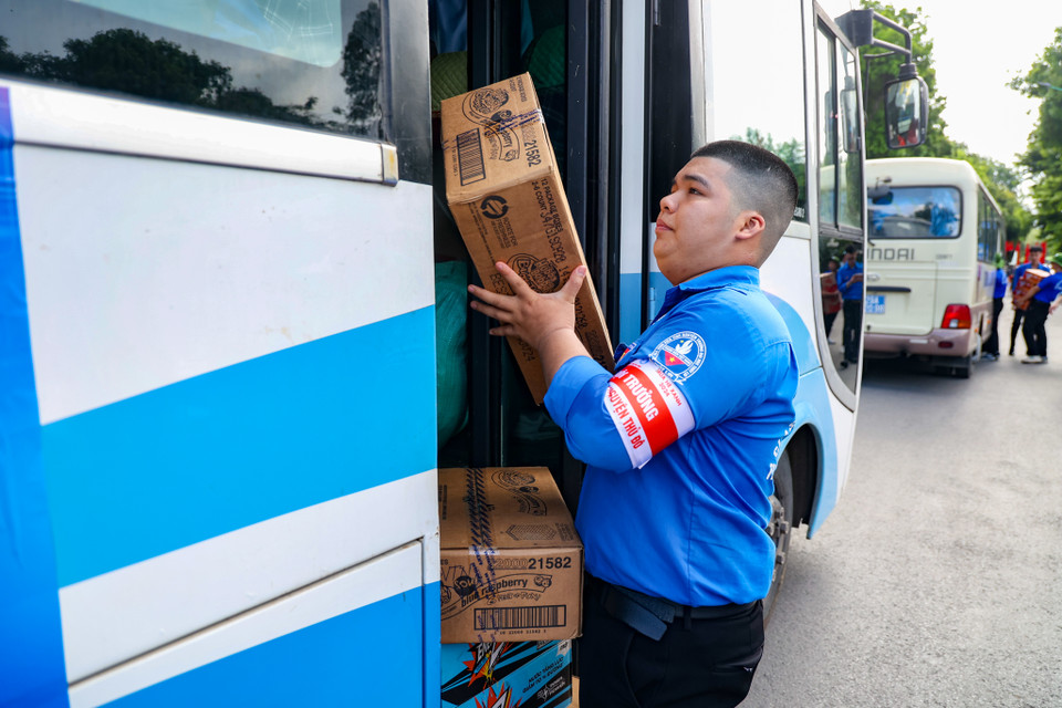 Là năm thứ ba tham gia chiến dịch "Mùa hè xanh", bạn Nguyễn Tiến Đạt, Phó chủ nhiệm thường trực Đoàn thanh niên trường Đại học Thuỷ lợi cho hay mỗi năm lại là một dịp để em tiếp tục thử thách, khám phá bản thân từ những hoạt động ý nghĩa, đem lại nhiều lợi ích cho cộng đồng. (Ảnh: Minh Hiếu/Vietnam+)