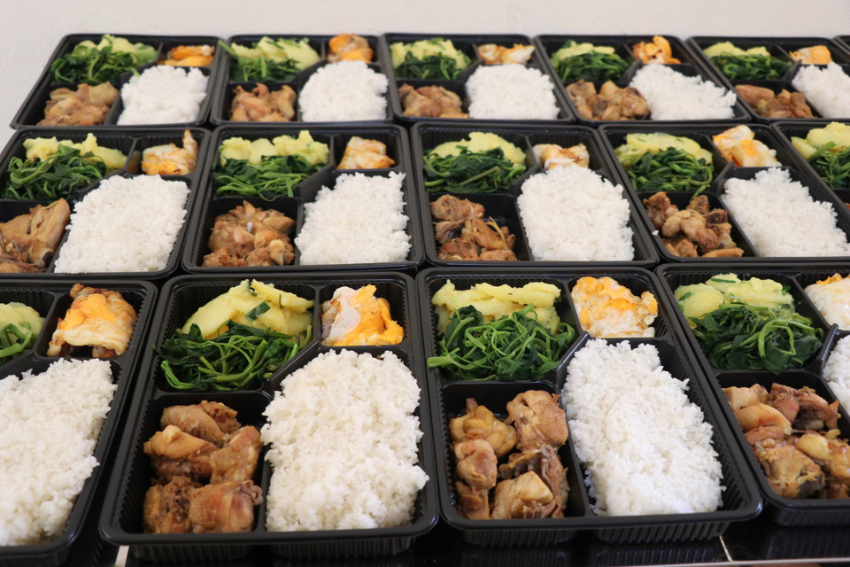 Những suất sơm của phụ nữ phường Vũ Ninh, thành phố Bắc Ninh cho lực lượng tuyến đầu chống dịch. (Ảnh: Thanh Thương/TTXVN)