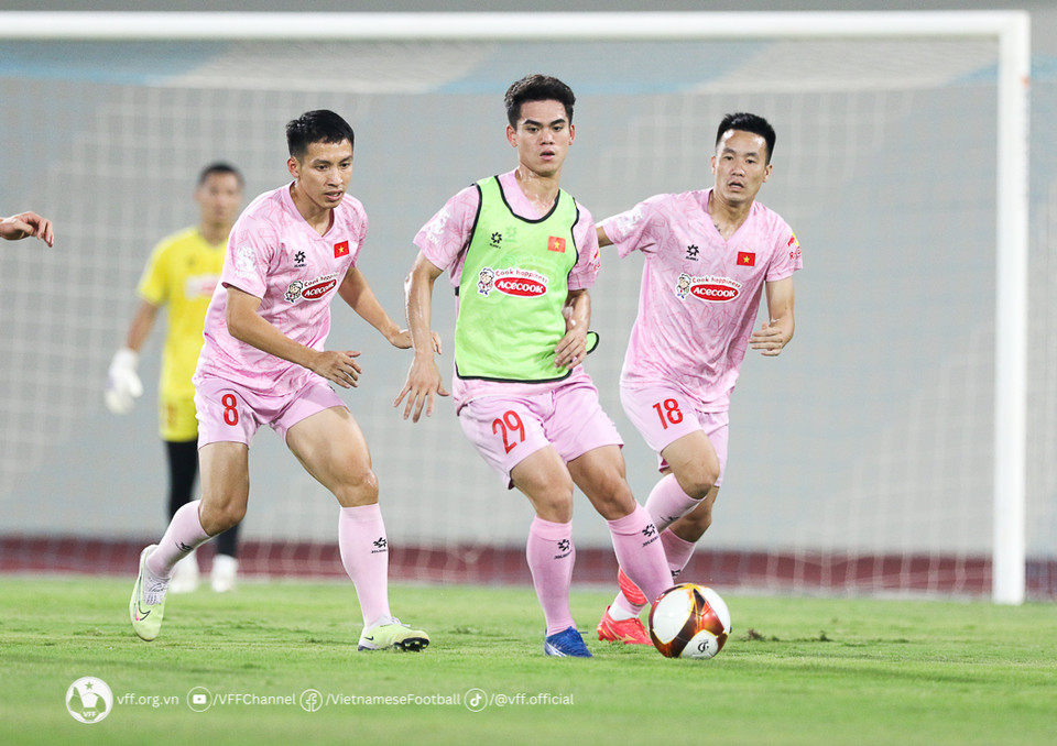 Thời tiết nóng nực gây cảm giác khó chịu.. (Nguồn: VFF)