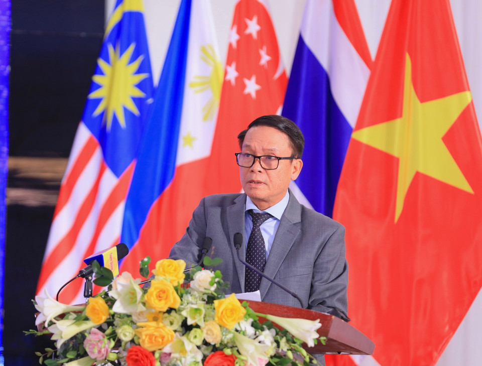 Phó Chủ tịch Thường trực Hội Nhà báo Việt Nam Nguyễn Đức Lợi phát biểu. (Ảnh: Hoàng Hiếu/TTXVN)