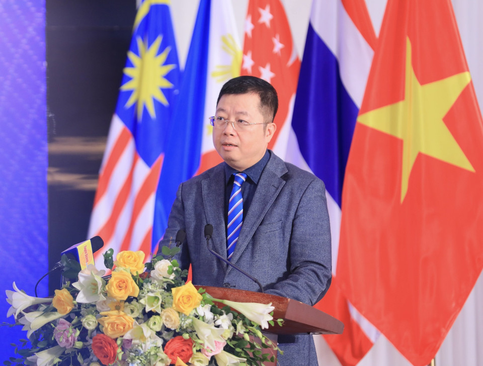 Thứ trưởng Bộ Thông tin và Truyền thông Nguyễn Thanh Lâm phát biểu khai mạc. (Ảnh: Hoàng Hiếu/TTXVN)