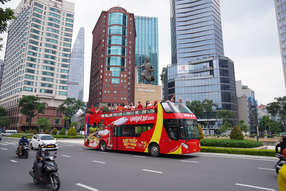 Vietjet còn mang tới cho người dân và du khách đến với Thành phố Hồ Chí Minh trong dịp này những màn trình diễn nghệ thuật đặc sắc tại các điểm đến nổi bật nhất tại “Thành phố mang tên Bác”. (Ảnh: CTV/Vietnam+)