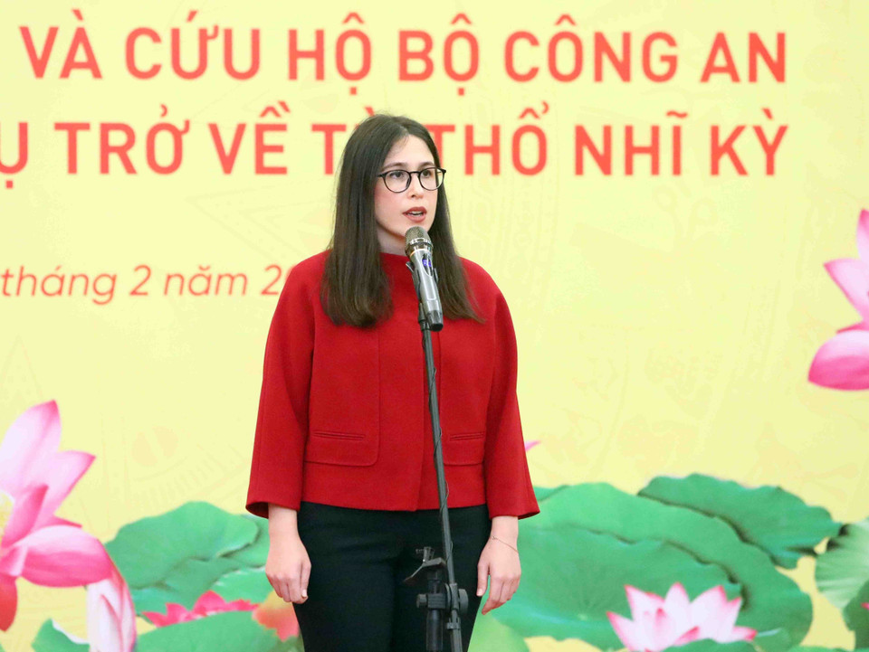 Phó Đại sứ Thổ Nhĩ Kỳ tại Việt Nam Devletsah Yayan phát biểu cảm ơn Đoàn công tác tìm kiếm cứu nạn và cứu hộ Bộ Công an hoàn thành nhiệm vụ trở về nước. (Ảnh: Phạm Kiên/TTXVN)