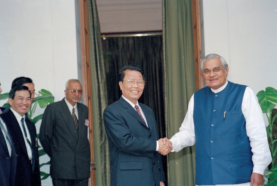 Ngày 1/12/1999, tại Thủ đô New Delhi, Chủ tịch nước Trần Đức Lương hội kiến Thủ tướng Ấn Độ Atal Bihari Vajpayee. (Ảnh: Trọng Nghiệp/TTXVN)
