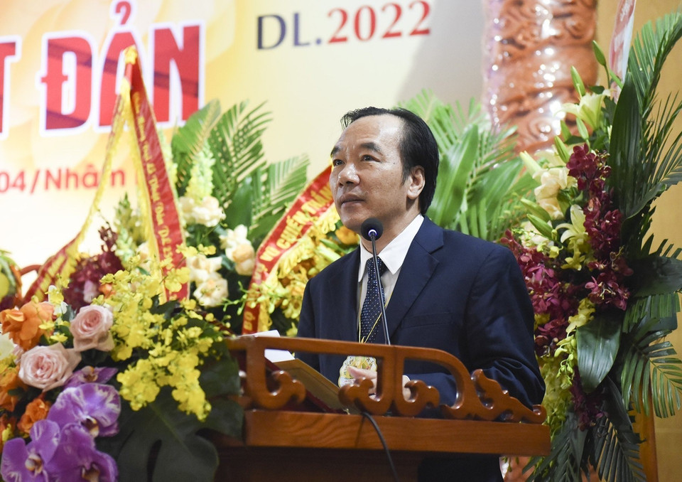 Phó Chủ tịch Ủy ban Trung ương Mặt trận Tổ quốc Việt Nam Ngô Sách Thực đọc thư chúc mừng Phật đản PL.2566-DL.2022 của ông Đỗ Văn Chiến, Bí thư Trung ương Đảng, Chủ tịch Ủy ban Trung ương Mặt trận Tổ quốc Việt Nam. (Ảnh: TTXVN)