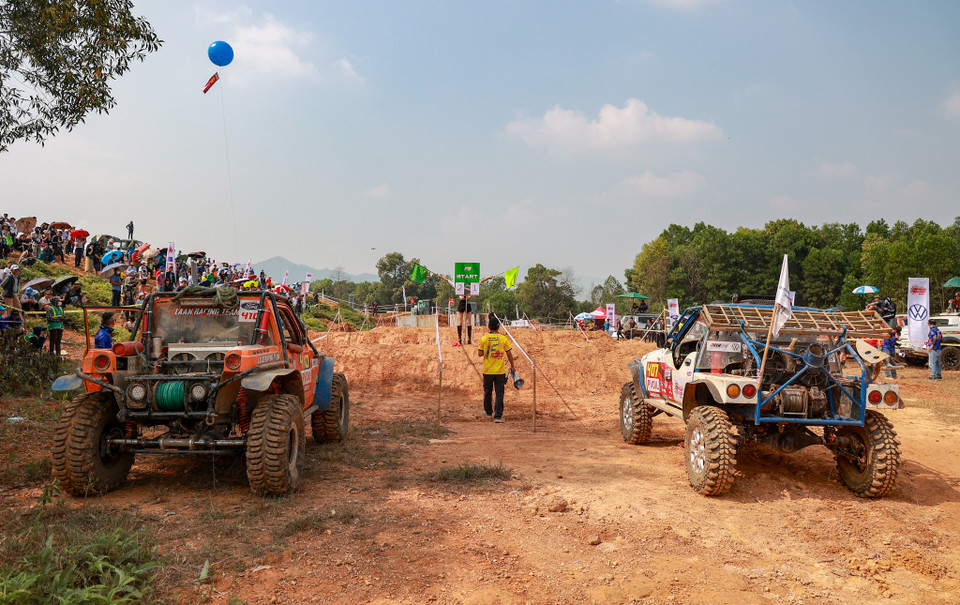 Giải đấu bắt đầu từ ngày 4/11-6/11. Trong ngày khai mạc hôm nay, các thí sinh tham dự thi đấu ở cả 4 phân hạng và 5 đường thi bao gồm: Đường 1,2,6,7,8,9. (Ảnh: Minh Hiếu/Vietnam+)