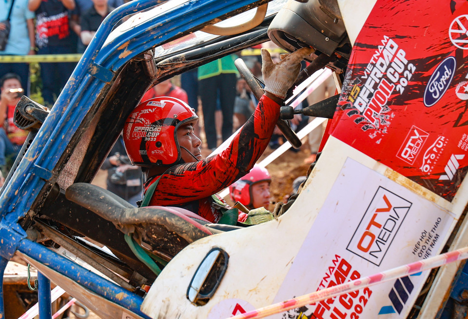 Các thí sinh đều căng mình và đặt ý chí chiến thắng cao nhất cho cuộc thi. (Ảnh: Minh Hiếu/Vietnam+)