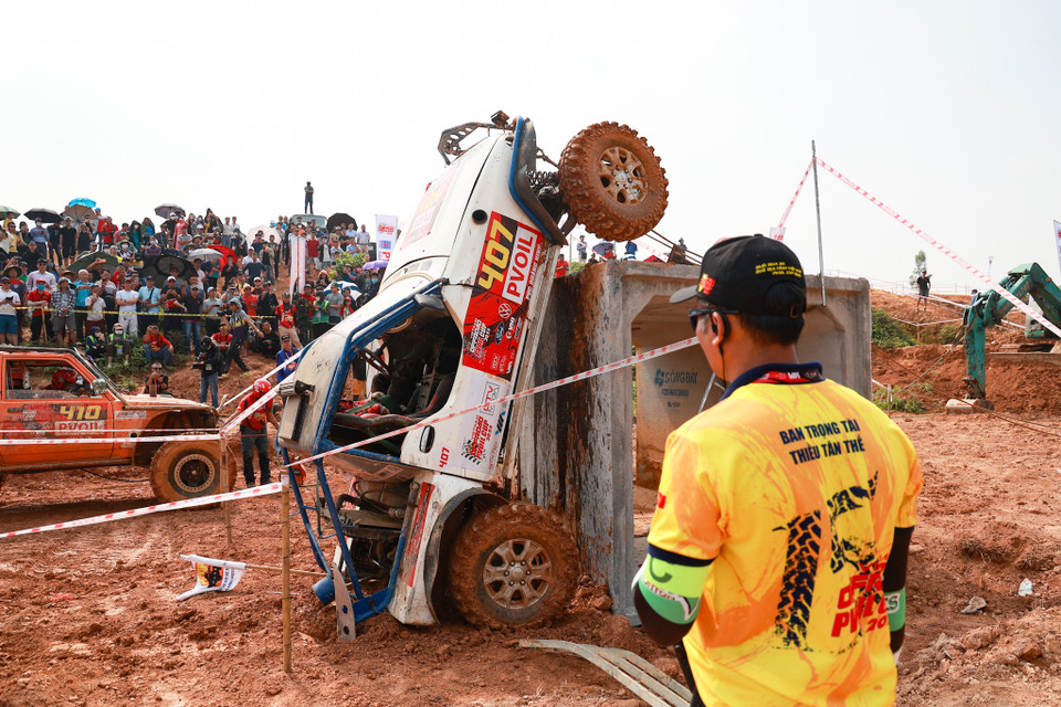 So với năm ngoái, tường bê tông được di chuyển đến sát vạch đích, thay vì xuất hiện ngay ở vạch xuất phát. (Ảnh: Minh Hiếu/Vietnam+)