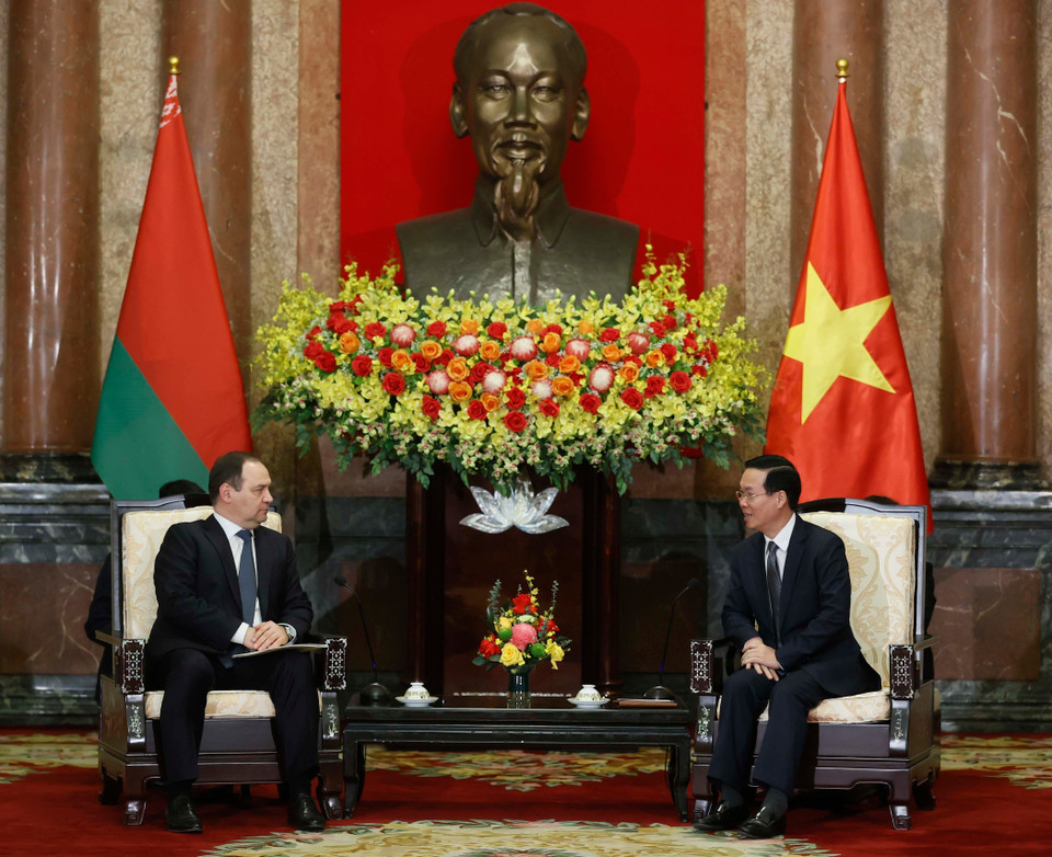 Chủ tịch nước Võ Văn Thưởng tiếp Thủ tướng Belarus Roman Golovchenko. (Ảnh: Thống Nhất/TTXVN)