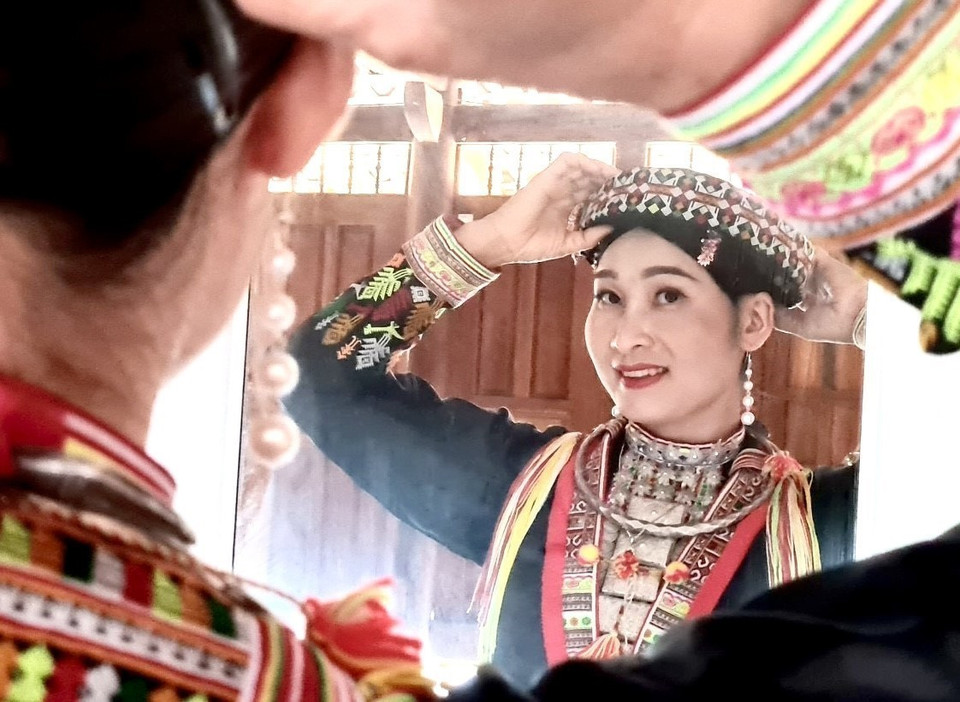 Đối với các chị em người Dao Đỏ ở xã Khai Trung, huyện Lục Yên, tỉnh Yên Bái, trang phục truyền thống luôn được gìn giữ và mặc vào những dịp lễ, tết. 