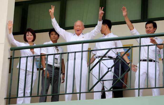 Sau khi nghỉ hưu vào năm 1990, ông Lý Quang Diệu vẫn giữ vai trò cố vấn cấp cao trong chính phủ Singapore. (Nguồn: AP)