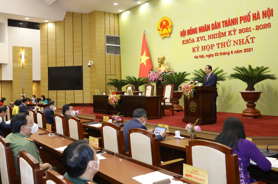 Ông Nguyễn Ngọc Tuấn, Phó Bí thư Thành ủy, Chủ tịch HĐND thành phố khóa XV phát biểu khai mạc kỳ họp. (Ảnh: Nguyễn Điệp/TTXVN)