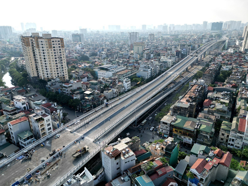 Nhánh lên, xuống tại nút giao Ngã Tư Vọng. (Ảnh: Tuấn Anh/TTXVN)