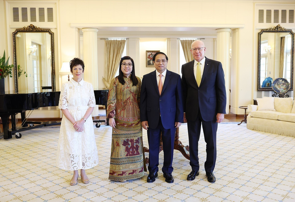 Toàn quyền Australia David Hurley và Phu nhân đón Thủ tướng Phạm Minh Chính và Phu nhân. (Ảnh: Dương Giang/TTXVN)