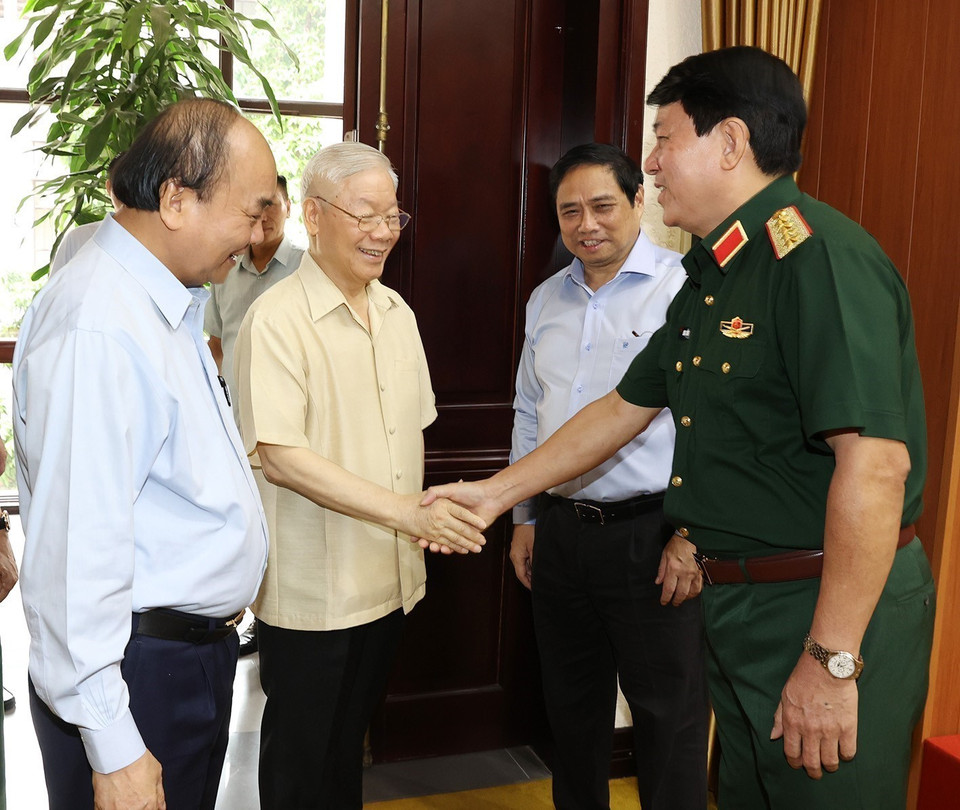 Hình ảnh Tổng Bí thư Nguyễn Phú Trọng, Chủ tịch nước Nguyễn Xuân Phúc, Thủ tướng Phạm Minh Chính với đại biểu dự hội nghị. (Ảnh: Trí Dũng/TTXVN)