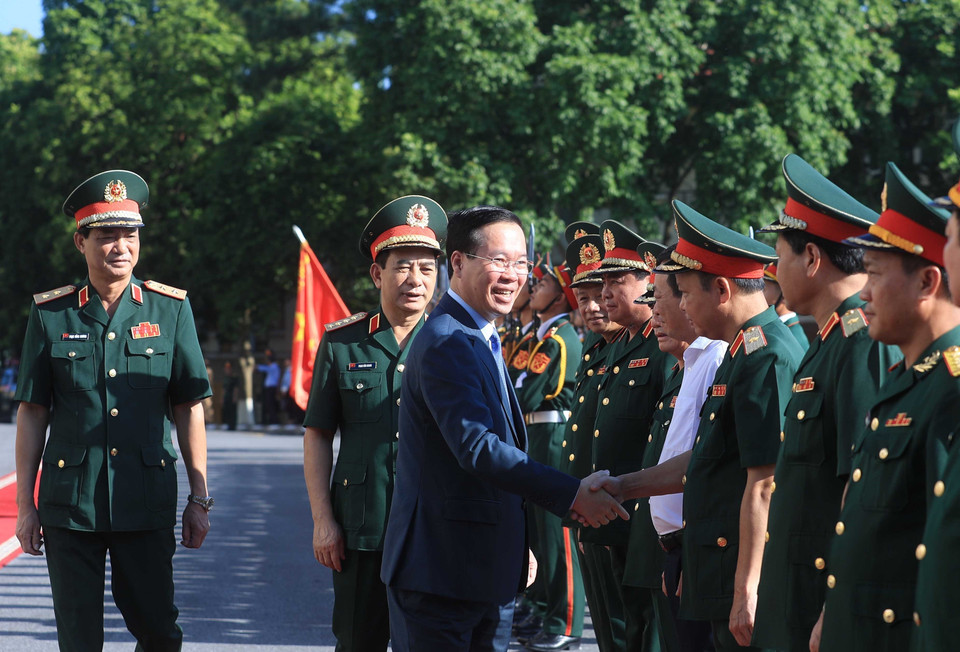Sáng 13/7/2023, tại tỉnh Phú Thọ, Chủ tịch nước Võ Văn Thưởng kiểm tra công tác sẵn sàng chiến đấu và làm việc với Bộ Tư lệnh Quân khu 2 về thực hiện nhiệm vụ quân sự, quốc phòng 6 tháng đầu năm 2023. (Ảnh: Thống Nhất/TTXVN)