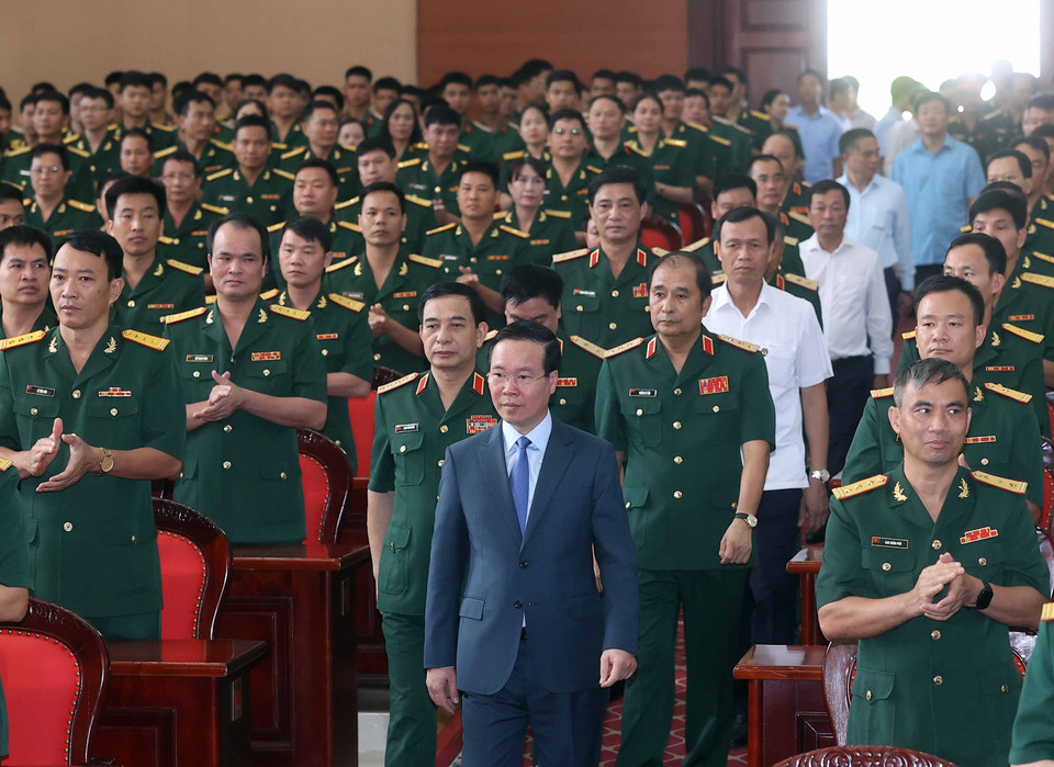 Chủ tịch nước Võ Văn Thưởng đến làm việc với Bộ Tư lệnh Quân khu 2. (Ảnh: Thống Nhất/TTXVN)