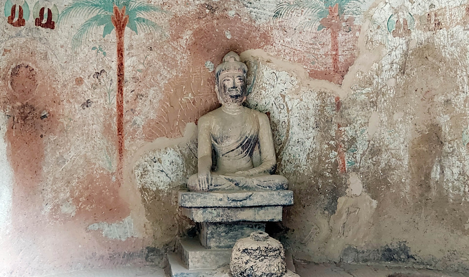 Nơi đây cũng ghi lại quá trình lịch sử hưng suy của Phật giáo ở Trung Quốc, cũng như những thay đổi của hai hình thức nghệ thuật của Phật giáo Hán truyền và Phật giáo Tây Tạng, và được gọi là Bách khoa toàn thư hang động của Trung Quốc. (Ảnh: Thành Dương/Vietnam+)