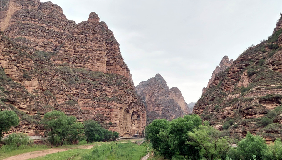 Các dấu tích khảo cổ đã chứng minh Bính Linh tự đã được khởi tạo ít nhất từ đời Tây Tần năm 420 sau Công nguyên, là quần thể tượng đá Phật giáo lâu đời nhất ở Trung Quốc.(Ảnh: Thành Dương/Vietnam+)