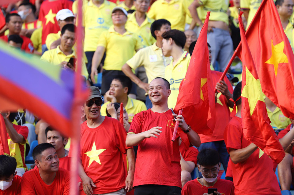 Tất cả đều rất mong chờ chiến thắng dành cho Đội tuyển Việt Nam. (Ảnh: Hoài Nam/Vietnam+)