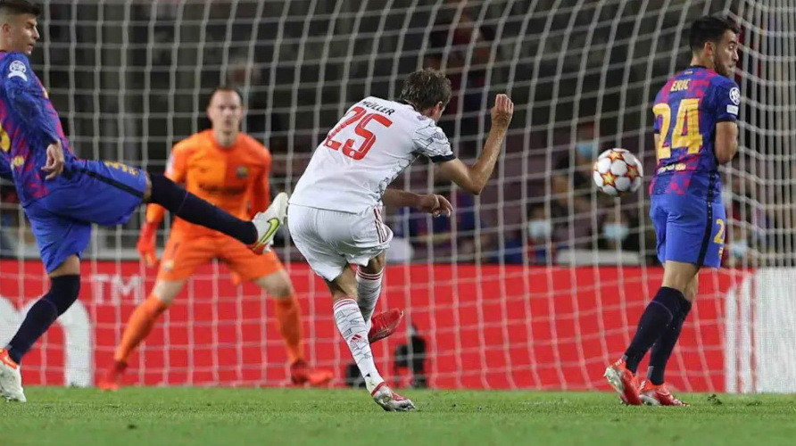 ...và đến phút thứ 34, Thomas Mueller ghi bàn thắng mở tỷ số cho Bayern. (Nguồn: FcBayern)