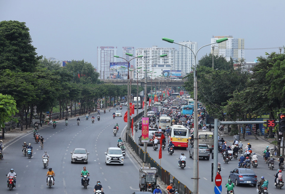 17h, chiều 4/9, nhiều người dân đã quay trở lại Hà Nội. (Ảnh: Hoàng Hiếu/TTXVN)