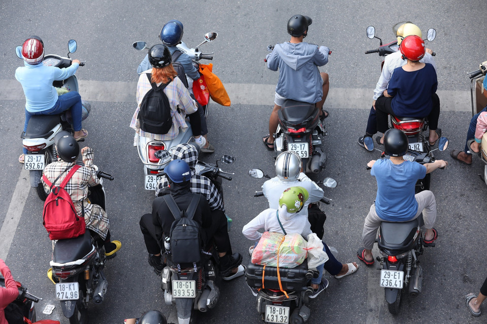 17h, chiều 4/9, nhiều người dân đã quay trở lại Hà Nội. (Ảnh: Hoàng Hiếu/TTXVN)