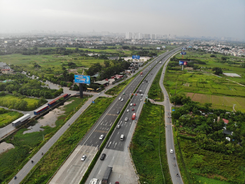 17h30, chiều 4/9, lượng phương tiện di chuyển trên tuyến cao tốc Cầu Giẽ - Pháp Vân hướng về thủ đô không đông. (Ảnh: Hoàng Hiếu/TTXVN)