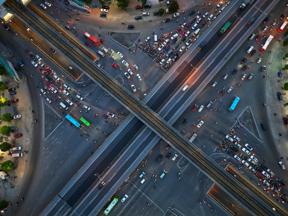 Đường vành đai 3 trên cao đoạn ngã tư Khuất Duy Tiến - Nguyễn Xiển - Nguyễn Trãi thông thoáng trong chiều tối 4/9. (Ảnh: Tuấn Anh/TTXVN)