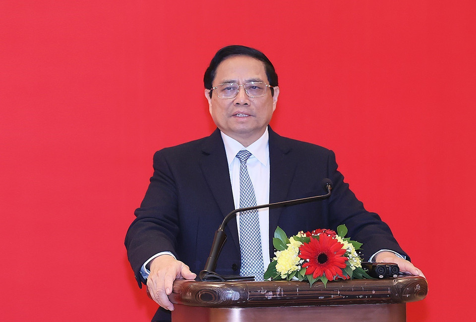 Thủ tướng Phạm Minh Chính phát biểu tại buổi gặp cán bộ, nhân viên Đại sứ quán và cộng đồng người Việt Nam tại Thổ Nhĩ Kỳ. (Ảnh: Dương Giang/TTXVN)