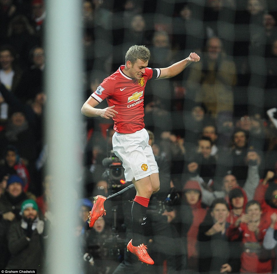 ... ấn định chiến thắng 3-0 cho đội nhà.