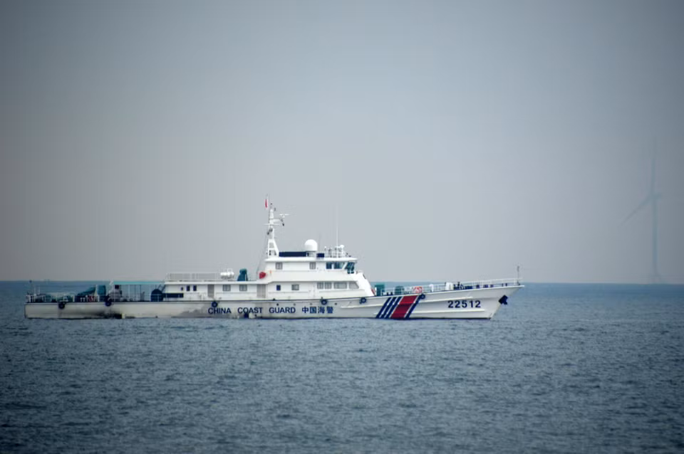 Cảnh sát biển Việt Nam - Trung Quốc tuần tra chung trên vùng biển phía Bắc Vịnh Bắc Bộ. (Ảnh: TTXVN)