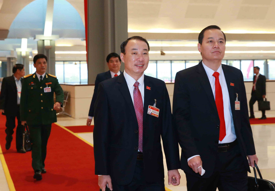  Các đại biểu đoàn Đảng bộ tỉnh Lạng Sơn đến dự phiên họp sáng 30/1. (Ảnh: TTXVN)