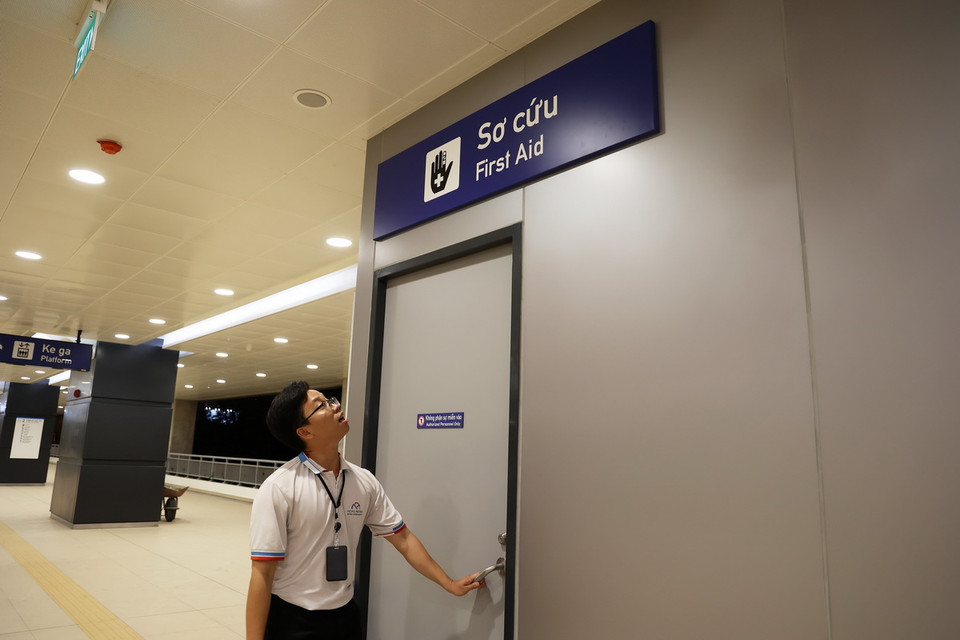 Khu vực sơ cứu trong ga An Phú. (Ảnh: Hồng Đạt/TTXVN)