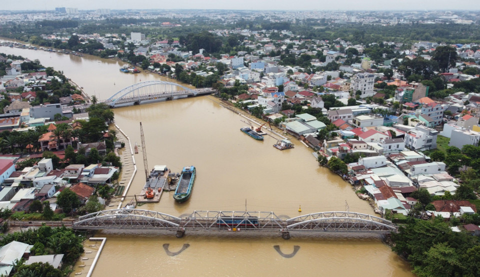 Cầu Rạch Cát bắc qua sông Đồng Nai nối trung tâm thành phố Biên Hòa với Cù Lao Phố (nay là phường Hiệp Hòa). (Ảnh: Sỹ Tuyên/TTXVN)