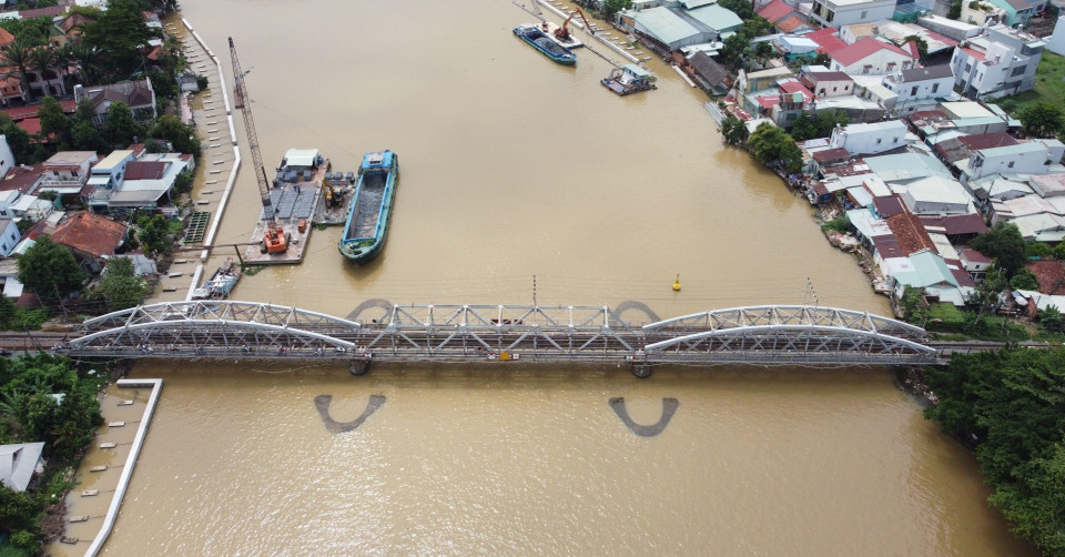 Cầu Rạch Cát bắc qua sông Đồng Nai nối trung tâm thành phố Biên Hòa với Cù Lao Phố (nay là phường Hiệp Hòa). (Ảnh: Sỹ Tuyên/TTXVN)