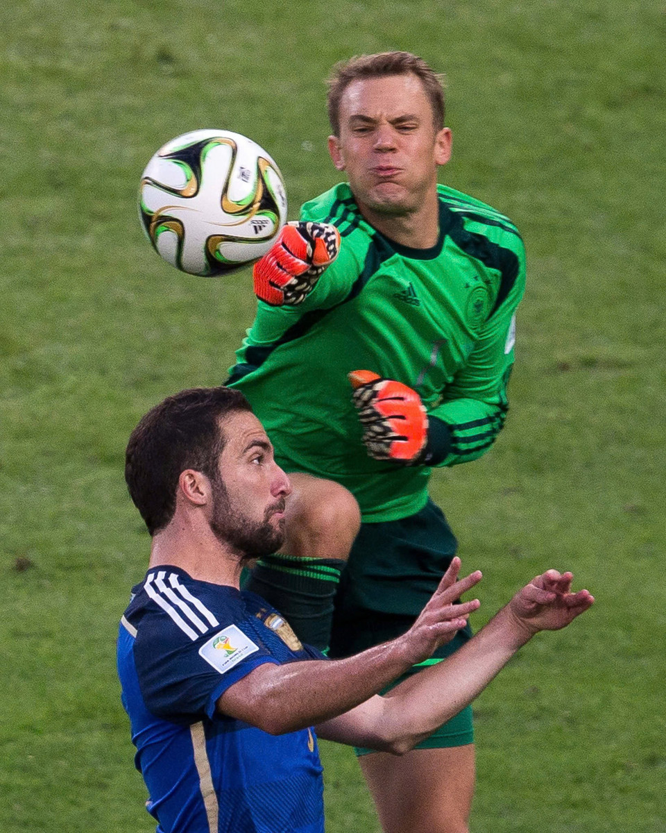 Pha ngăn cản xuất sắc trong trận chung kết World Cup 2014. (Nguồn: DFB)