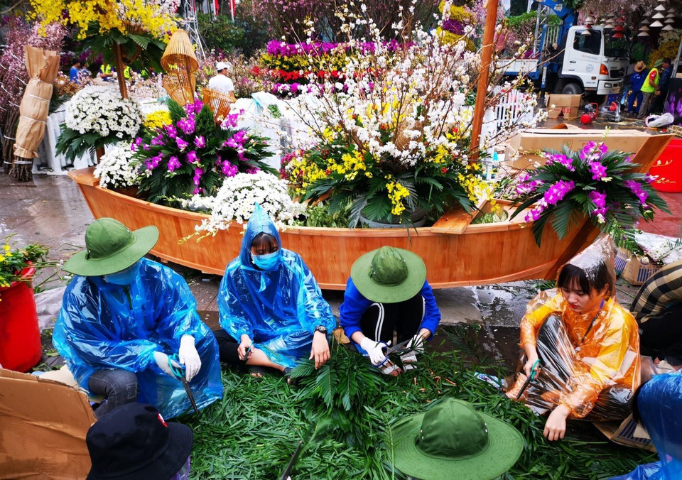 Công tác chuẩn bị lễ hội đang được gấp rút hoàn thiện.(Ảnh: Thành Đạt/TTXVN)