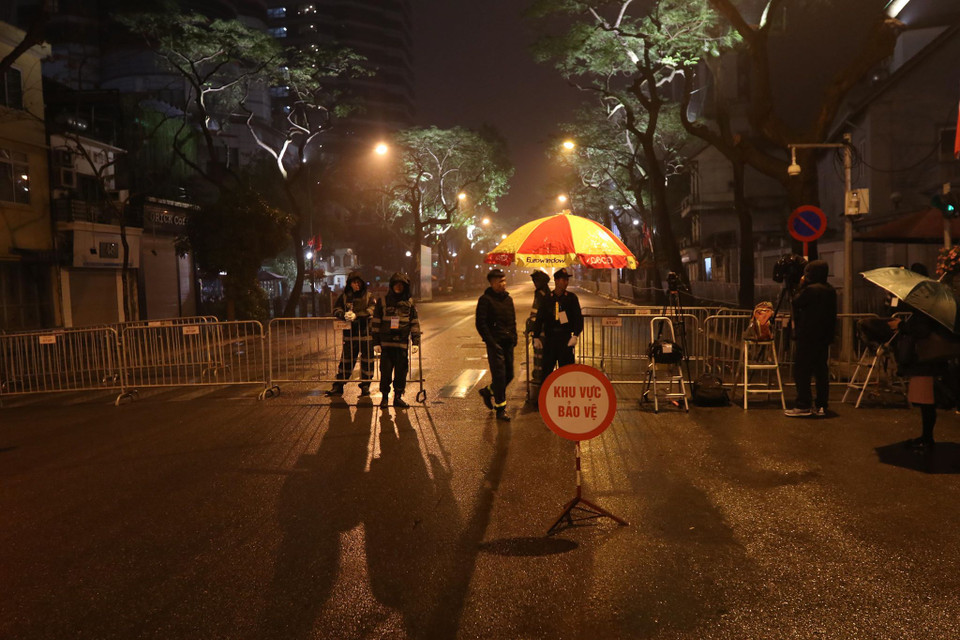 An ninh được thắt chặt để bảo đảm an toàn tuyệt đối. (Ảnh: Minh Sơn/Vietnam+)