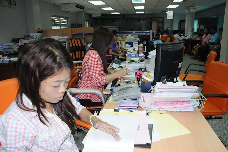 Gấp rút hoàn tất thủ tục đăng ký, cấp phép cho lao động Việt Nam. (Ảnh: Sơn Nam-Quang Thuận/Vietnam+)