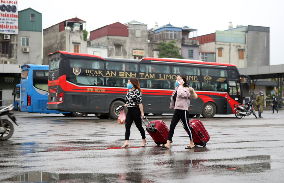 Bến xe Nước Ngầm (Hà Nội) sáng 30/3. (Ảnh: Danh Lam/TTXVN)