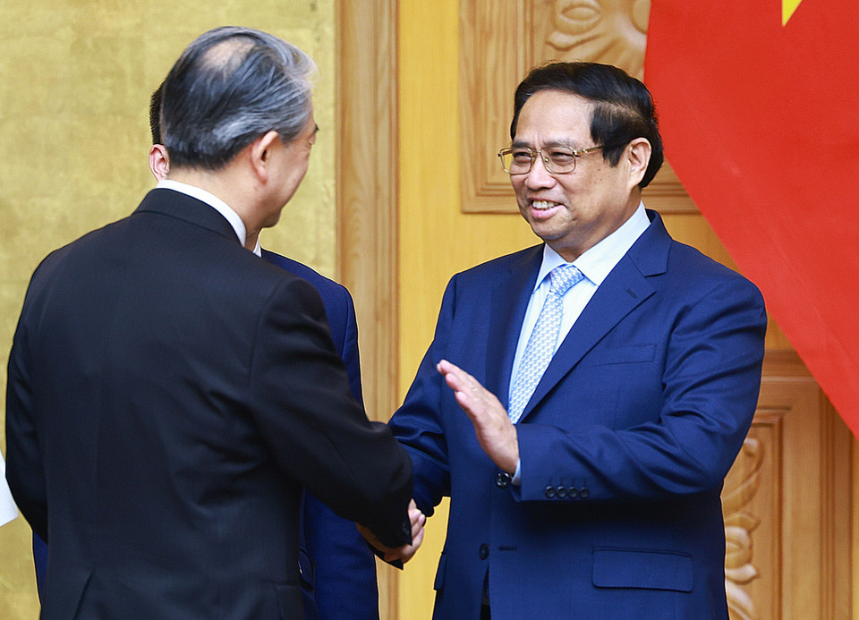 Thủ tướng Phạm Minh Chính tiếp Đại sứ Trung Quốc tại Việt Nam Hùng Ba đến chào từ biệt, kết thúc nhiệm kỳ công tác.(Ảnh: Dương Giang/TTXVN)