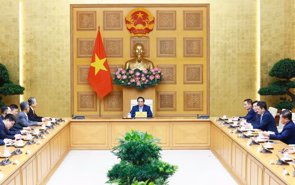 Thủ tướng Phạm Minh Chính tiếp Đại sứ Trung Quốc tại Việt Nam Hùng Ba đến chào từ biệt, kết thúc nhiệm kỳ công tác.(Ảnh: Dương Giang/TTXVN)