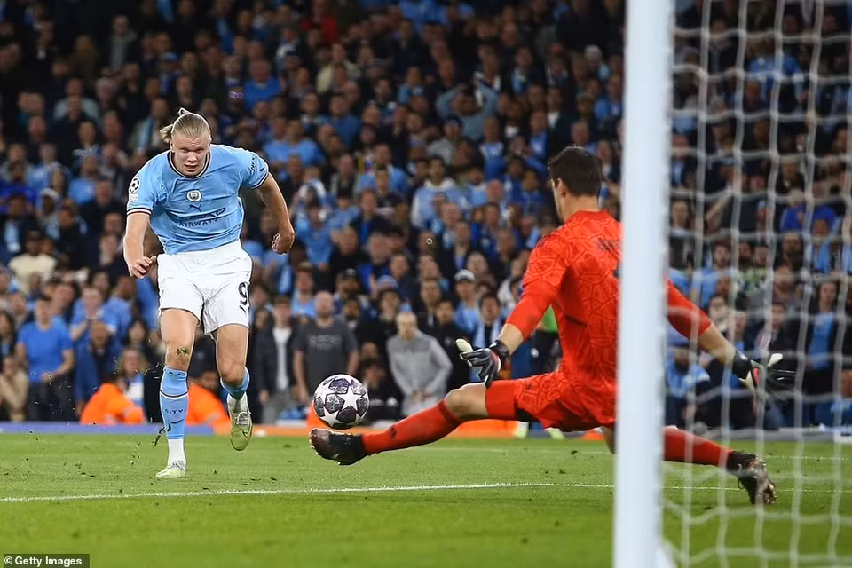 Sang hiệp 2, Man City tiếp tục có cơ hội ngon ăn nhưng Erling Haaland vẫn chưa thành công. (Nguồn: Getty Images)