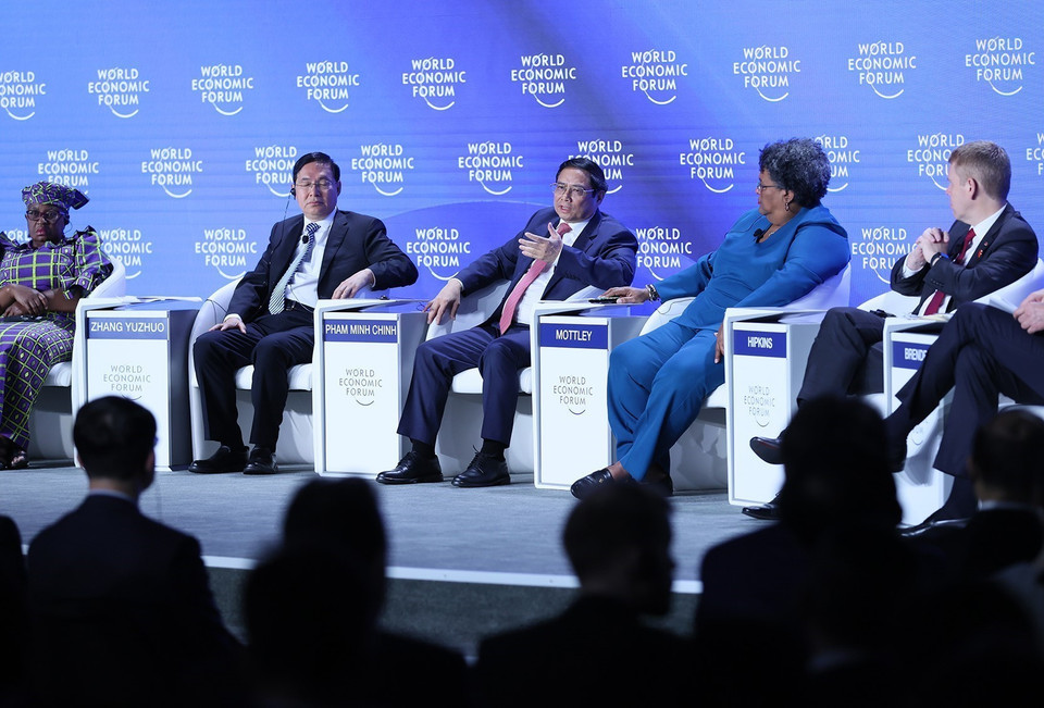 Thủ tướng Phạm Minh Chính khẳng định Việt Nam tiếp tục tập trung triển khai ba đột phá chiến lược về hạ tầng-thể chế-nhân lực; quan điểm xuyên suốt của Việt Nam là không hy sinh công bằng, an sinh xã hội, bảo vệ môi trường để chạy theo tăng trưởng đơn thuần. (Ảnh: Dương Giang/TTXVN)