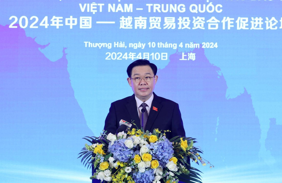 Chủ tịch Quốc hội Vương Đình Huệ phát biểu tại Diễn đàn Chính sách pháp luật thúc đẩy hợp tác đầu tư thương mại Việt Nam-Trung Quốc. (Ảnh: Nhan Sáng/TTXVN)