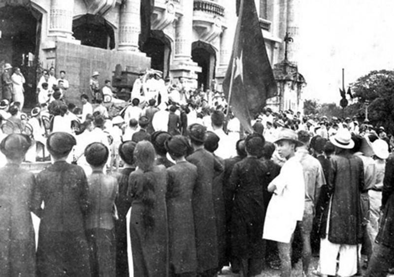 Nhằm động viên nhân dân quyên góp vàng ủng hộ chính quyền cách mạng, ngày 17/9/1945, Chủ tịch Hồ Chí Minh gửi thư cho đồng bào cả nước, nêu rõ ý nghĩa to lớn của việc tổ chức Tuần lễ vàng và kêu gọi mọi người tích cực tham gia. (Ảnh: Tư liệu/TTXVN)