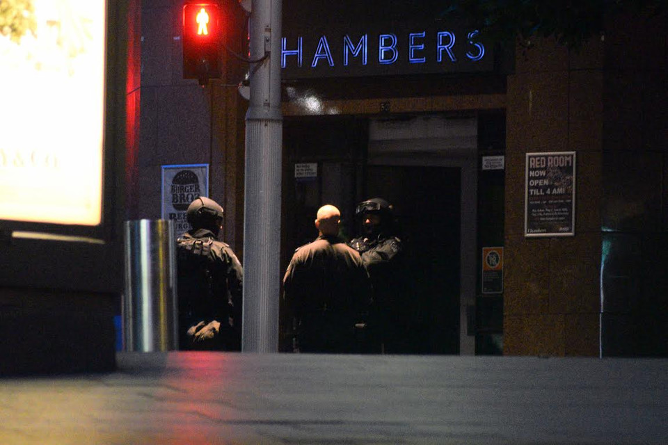 Cảnh sát bao vây hiện trường. (Ảnh: Quang Minh/Vietnam+)