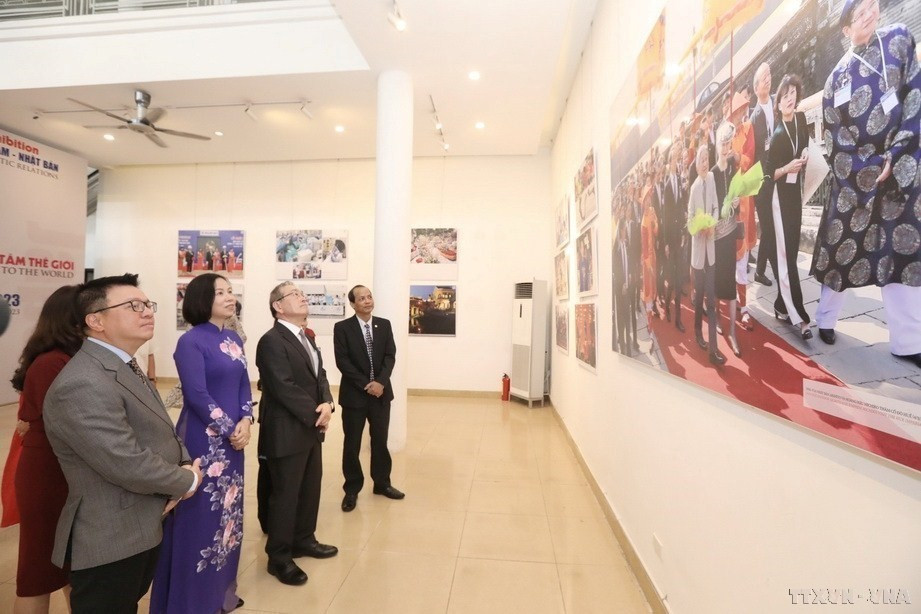 Thông tấn xã Việt Nam phối hợp với Hãng Thông tấn Kyodo News của Nhật Bản tổ chức Triển lãm ảnh Việt Nam-Nhật Bản: Hướng tới tương lai, vươn tầm thế giới, nhân kỷ niệm 50 năm Ngày thiết lập quan hệ ngoại giao Việt Nam-Nhật Bản (3/8/2023). (Ảnh: Minh Quyết/TTXVN)