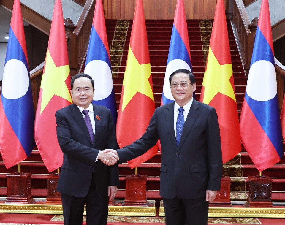 Chủ tịch Quốc hội Trần Thanh Mẫn hội kiến Thủ tướng Lào Sonexay Siphandone. (Ảnh: Thống Nhất/TTXVN)